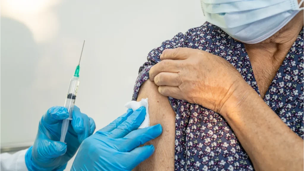 Viral Fever & Cough: Flu से बचने के लिए अपनाएं ये 7 जरूरी उपाय